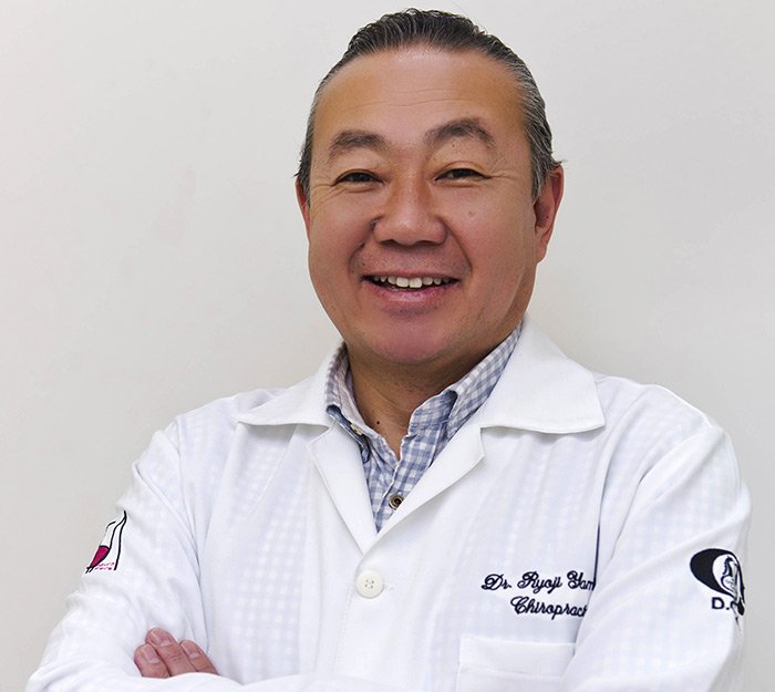 D.C. RYOJI YAMAUCHI - Responsável pela clínica Japan Chiropractic - Curitiba (PR)